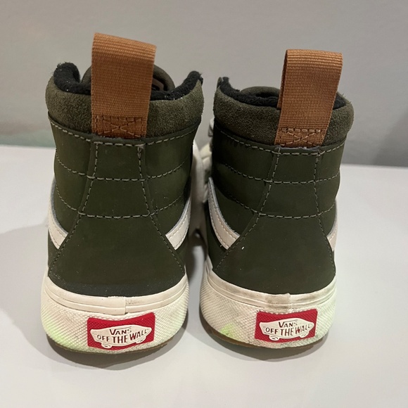 Vans - Picture 6 of 10